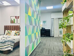 BluO Modern 1BHK - DLF Galleria Market