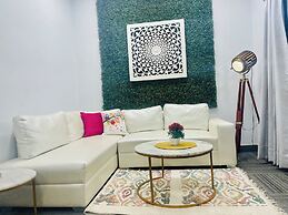 BluO Modern 1BHK - DLF Galleria Market