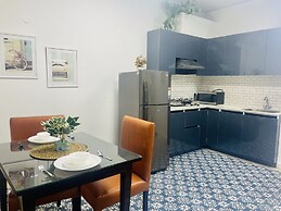 BluO Modern 1BHK - DLF Galleria Market