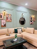 BluO Awesome 1BHK DLF Galleria Market ,Gym TT