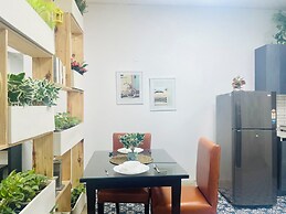 BluO Modern 1BHK - DLF Galleria Market