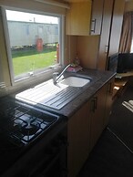 Adorable 2 Bedroom Caravan in Clacton-on-sea