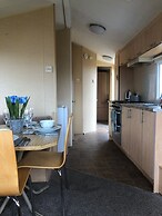 Adorable 2 Bedroom Caravan in Clacton-on-sea