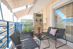 Luxury Loft with a Balcony by CloudKeys