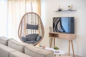 Luxury Loft with a Balcony by CloudKeys