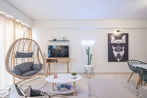 Luxury Loft with a Balcony by CloudKeys