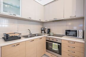 Luxury Loft with a Balcony by CloudKeys