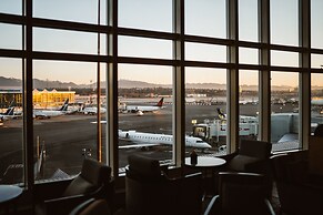 Fairmont Vancouver Airport - Gold Experience