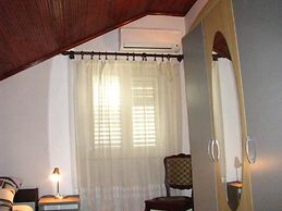 Waterfront Apartment Family Friendly, Ground Level