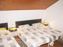 Waterfront Apartment Family Friendly, Ground Level