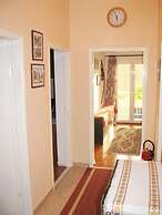 Waterfront Apartment Family Friendly, Ground Level