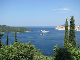 Waterfront Apartment Family Friendly, Ground Level