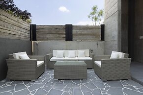 El Doce by Homi Rent