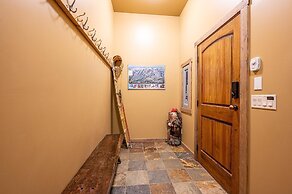 Trapper's Lodge 4 Bd W/great View, Private Hot Tub