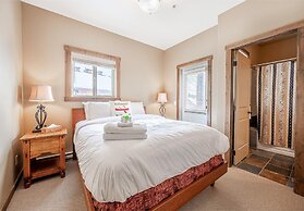 Trapper's Lodge 4 Bd W/great View, Private Hot Tub