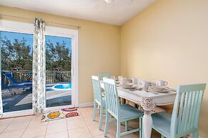 Spier House Noah West