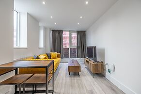 Stunning 2-bed Apartment in Camberley