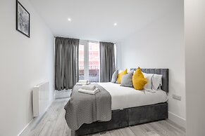 Stunning 2-bed Apartment in Camberley