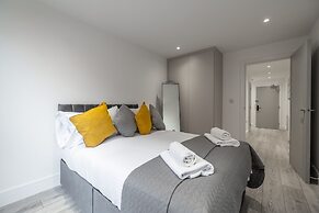 Remarkable 2-bed Apartment in Camberley