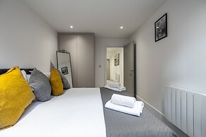 Remarkable 2-bed Apartment in Camberley