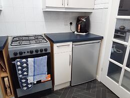 Beautiful 2-bed House in Bolton With Free Parking