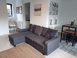 Beautiful 2-bed House in Bolton With Free Parking