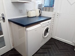 Beautiful 2-bed House in Bolton With Free Parking