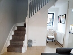 Beautiful 2-bed House in Bolton With Free Parking