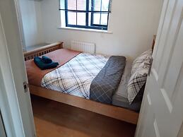 Beautiful 2-bed House in Bolton With Free Parking