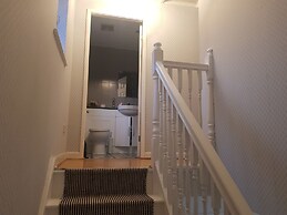 Beautiful 2-bed House in Bolton With Free Parking