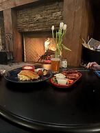 The Copperhead Lodge