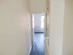 Charming 4-bed House in Manchester