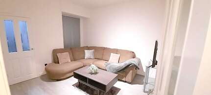 Charming 4-bed House in Manchester