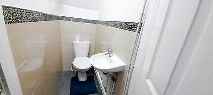 Charming 4-bed House in Manchester