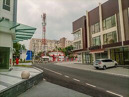 Elegant And Comfy Studio Barsa City Apartment