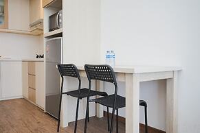 Minimalist Spacious Studio Room At Apartment Galeri Ciumbuleuit 1