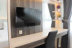 Comfort And Simply Studio Springlake Summarecon Bekasi Apartment