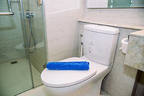 Fancy And Nice Studio At Gold Coast Apartment