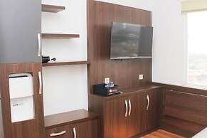 Homey And Minimalist 2Br At Patraland Urbano Apartment