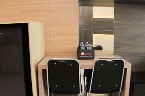 Comfort 1Br At Sky Terrace Apartment