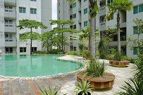 Comfort 1Br At Sky Terrace Apartment