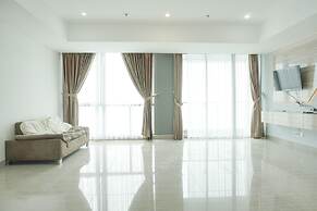 Spacious And Nice 2Br At Hillcrest House Apartment