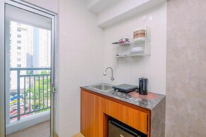 Nice And Strategic Studio At Bassura City Apartment