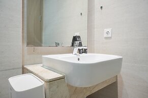 Minimalist And Comfort Studio At Gold Coast Apartment