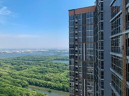 Minimalist And High Floor Studio Room At Gold Coast Apartment