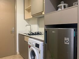 Minimalist And High Floor Studio Room At Gold Coast Apartment