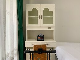 Minimalist And High Floor Studio Room At Gold Coast Apartment