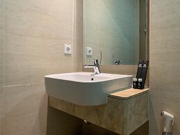 Minimalist And High Floor Studio Room At Gold Coast Apartment