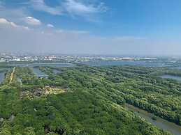 Minimalist And High Floor Studio Room At Gold Coast Apartment
