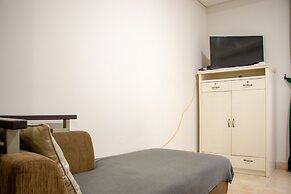 Minimalist And High Floor Studio Room At Gold Coast Apartment